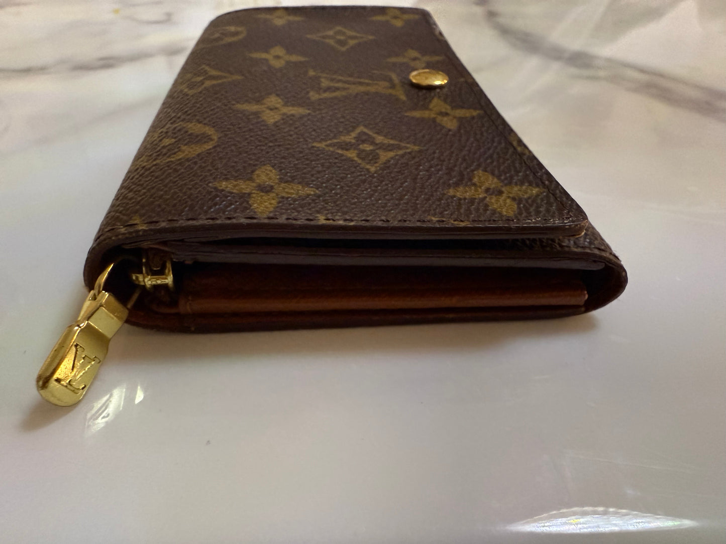 Louis Viutton Monogram woman's wallet with zipper