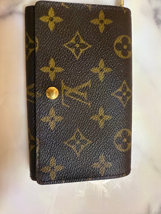 Louis Viutton Monogram woman's wallet with zipper