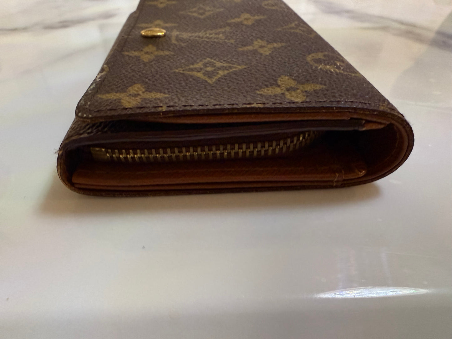 Louis Viutton Monogram woman's wallet with zipper