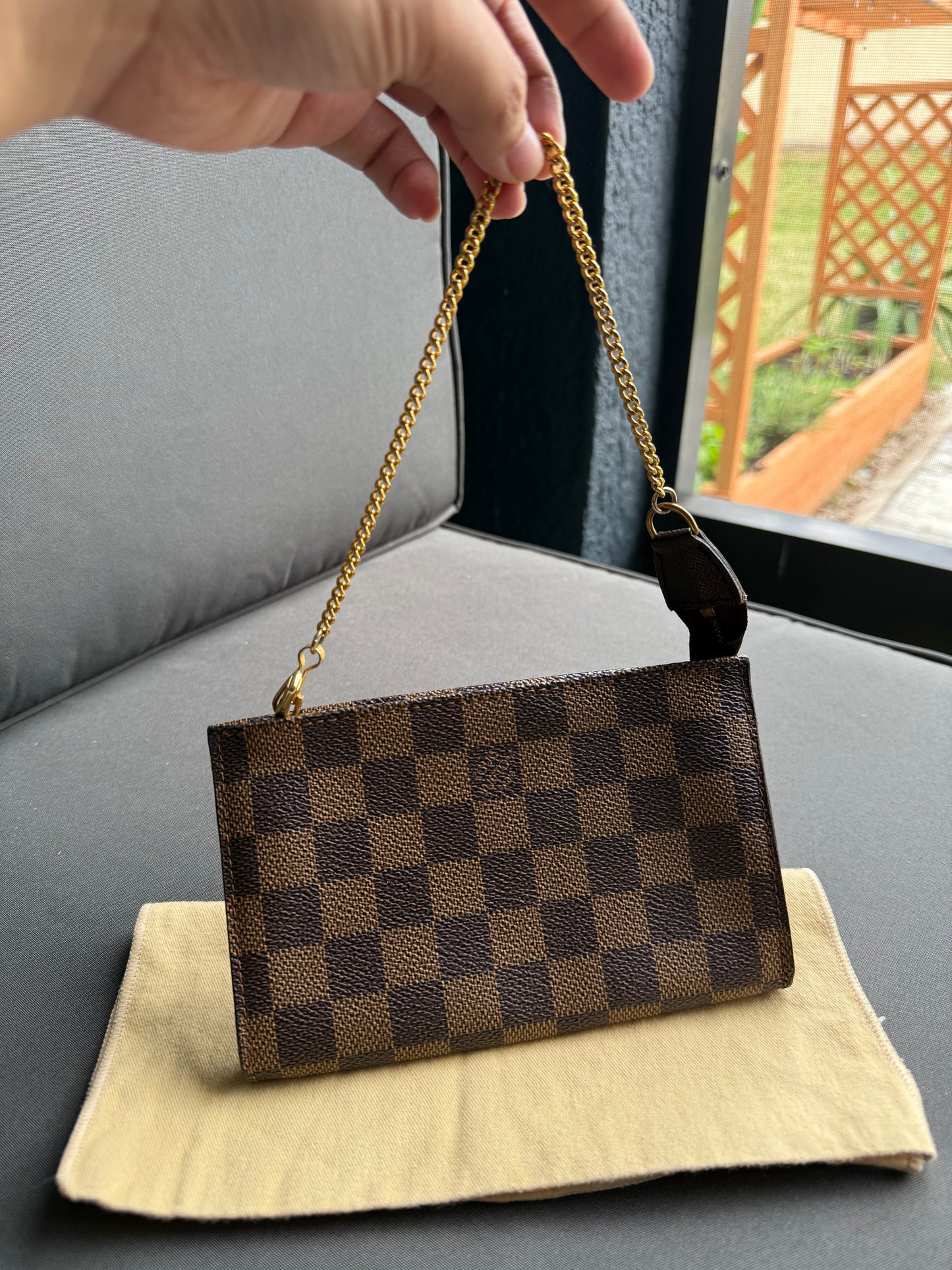 Damier Ebene Marais Bucket Pouch