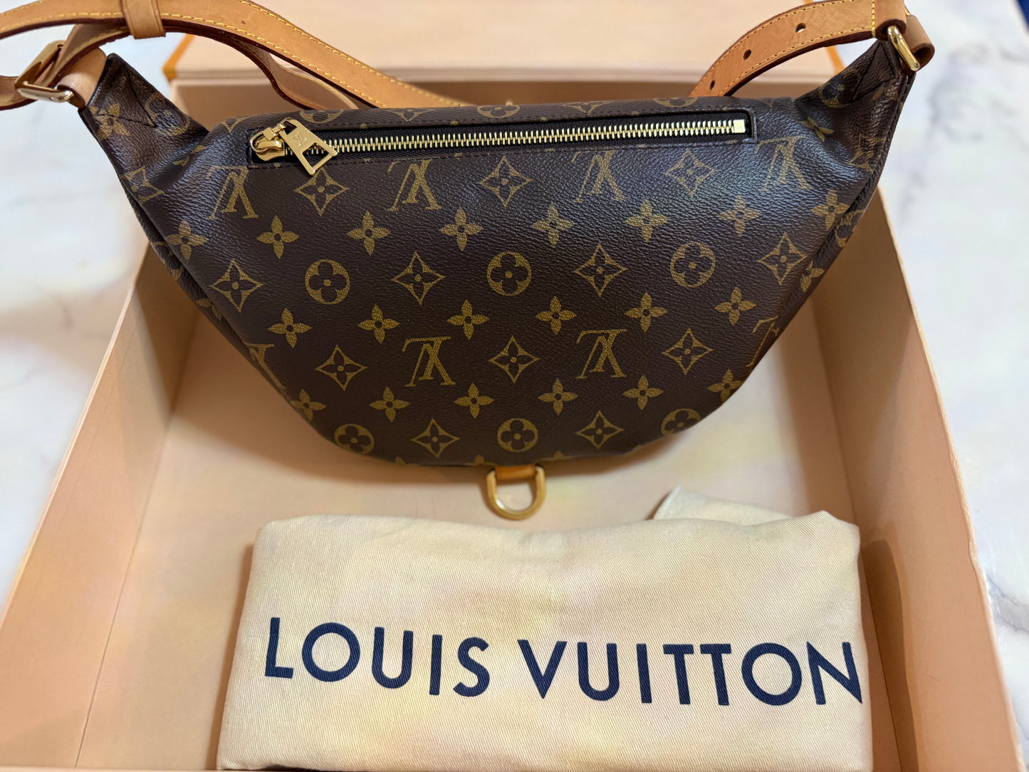 Louis Viutton Bumbag MM Monogram Gold Hardware