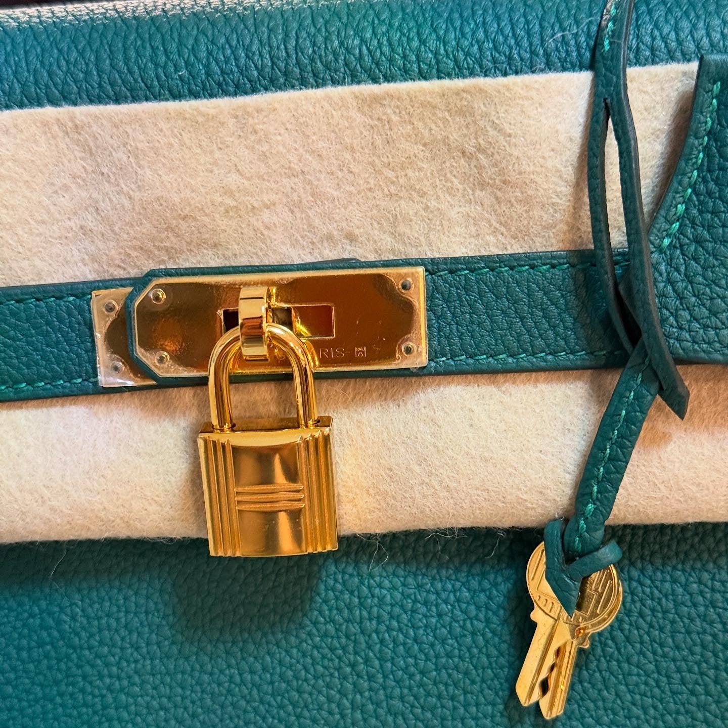 Hermes Kelly 35 Vert Ventigo Togo Gold Hardware