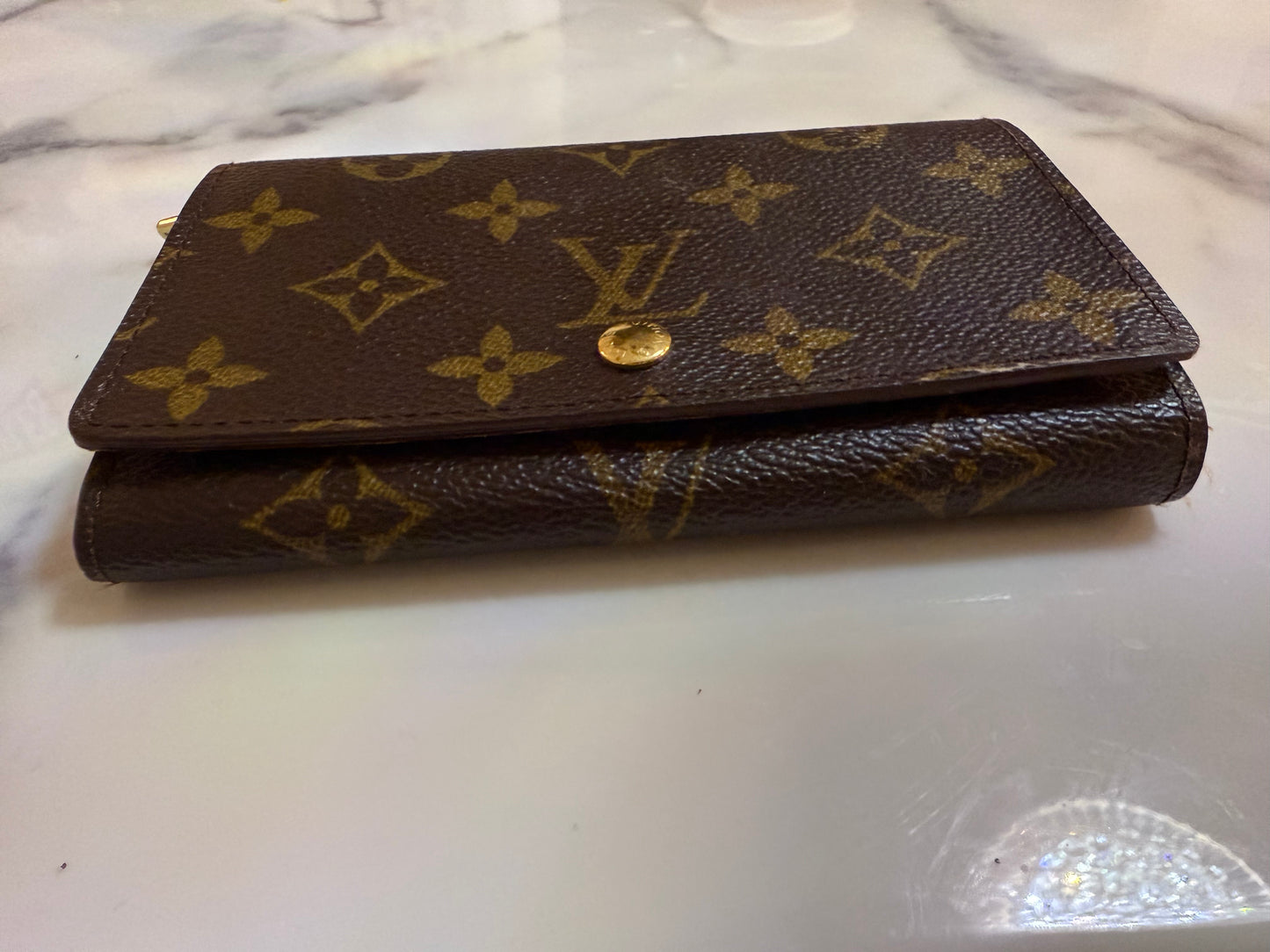 Louis Viutton Monogram woman's wallet with zipper